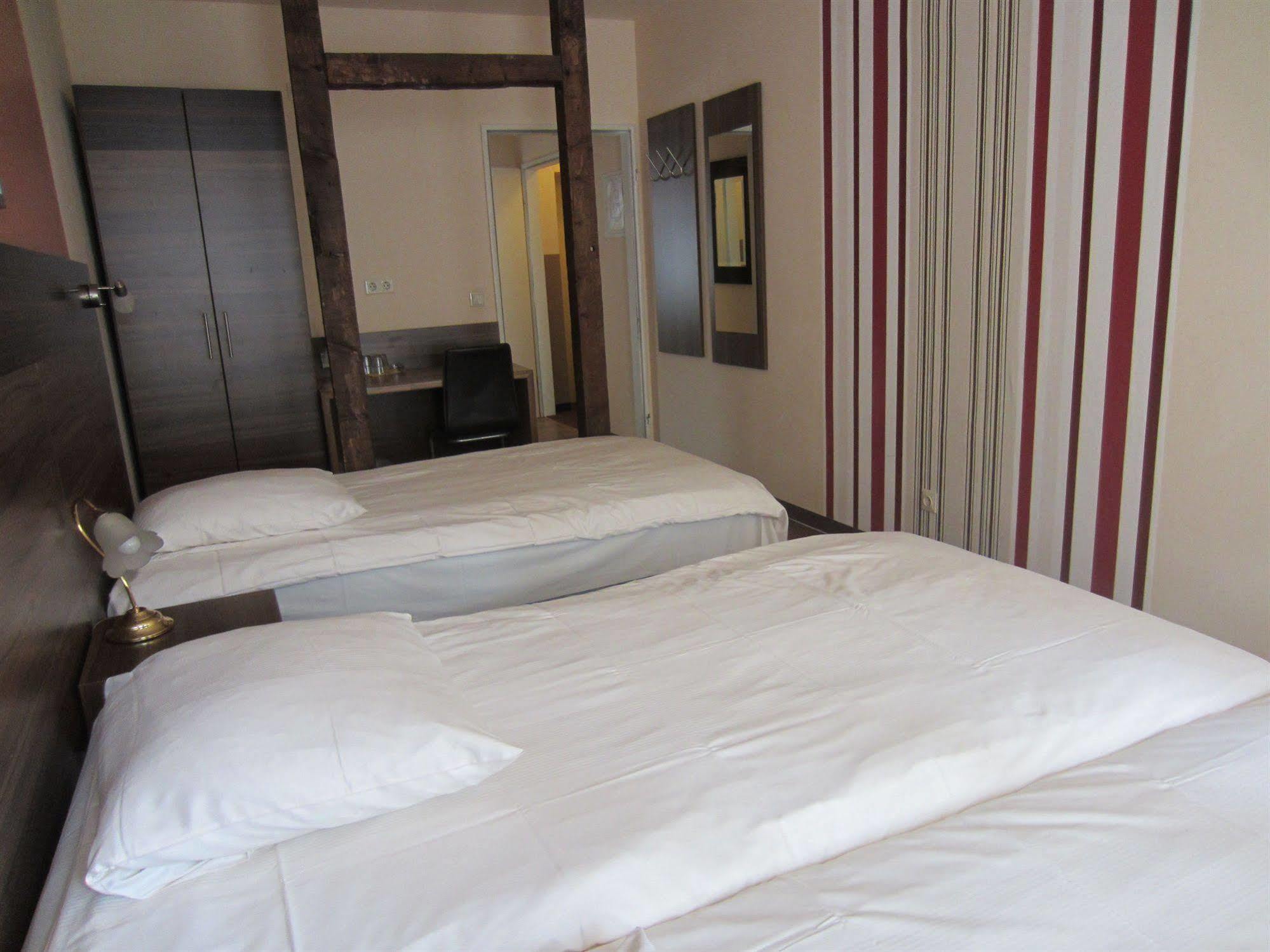 Hotel AltDüsseldorf Habitación foto